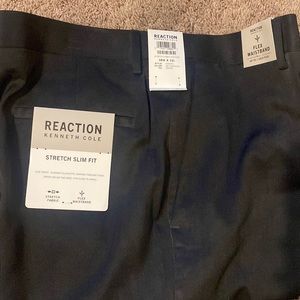 Kenneth Cole Reaction men’s pant size 38W x 32L. Charcoal. NWT.